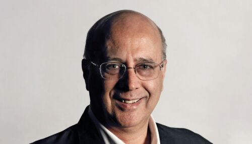 Pesquisa de cientista são-carlense aposta em lasers para devolver a eficácia dos antibióticos