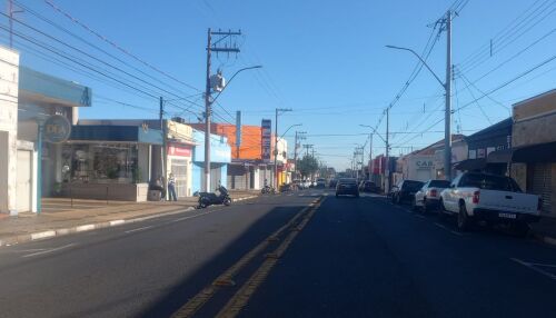 Comércio de São Carlos e Ibaté terá horário especial no Carnaval 2026