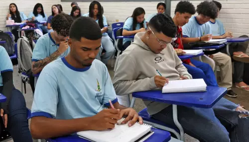 Comissão da Alesp aprova propostas que reforçam segurança escolar e regulam pedágios