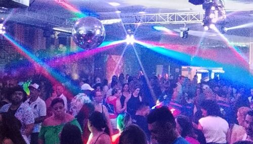 São Carlos recebe neste sábado a festa "Túnel do Tempo  A Noite do Branco e Preto"