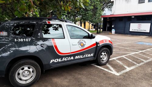 Homem procurado por porte ilegal de arma é preso em sítio na SP-215
