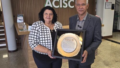 Lucão Fernandes homenageia ACISC pelos 95 anos e reconhece gestão de Ivone Zanquim