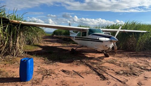 PM realiza cerco após localizar avião em área rural de Brotas