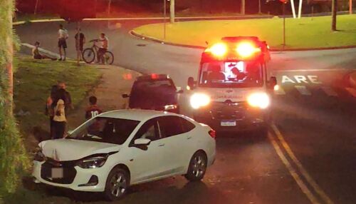 Motorista colide contra pilar de pontilhão no Jardim Paulista