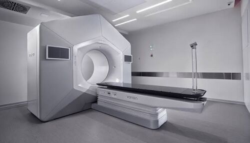 Santa Casa de São Carlos recebe acelerador linear de última geração para tratamento do câncer