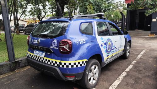 Homem é detido após agredir funcionário de farmácia no Centro