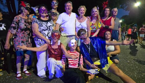 Baile de Máscaras anima Parque do Bicão e resgata marchinhas no Carnaval 2026