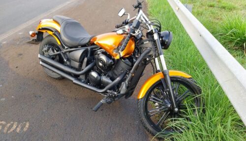 Motociclista morre após colisão com caminhão na SP-255