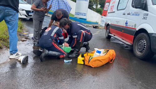 Pedestre é atropelada em cruzamento na Getúlio Vargas 