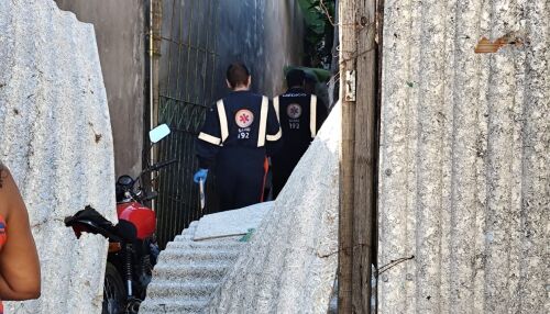 Corpo de homem é encontrado em estado de decomposição dentro de casa