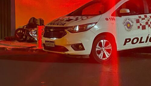 Motociclista de 25 anos morre após colidir contra muro no Cidade Aracy ll