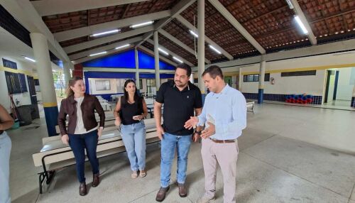 Roselei Françoso visita CEMEI Homero Frei após relatos de escorpiões e determina novas medidas de prevenção