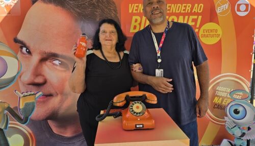 Big Fone movimenta Praça do Mercado e reúne centenas de fãs em ação da ACISC em São Carlos