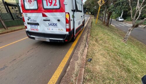 Queda de moto deixa dois jovens feridos na região do Shopping São Carlos