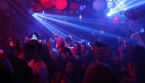 Flash Back "Túnel do Tempo" promete noite nostálgica com DJs e atrações especiais em São Carlos