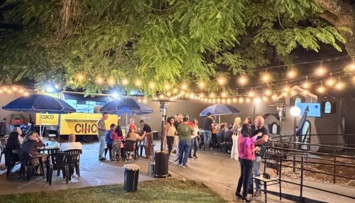 Bar do Chico promove almoço especial de Dia das Mães com show de Tony Angeli