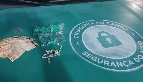 Homem é preso pela PM com cocaína, crack e dinheiro em Ribeirão Bonito