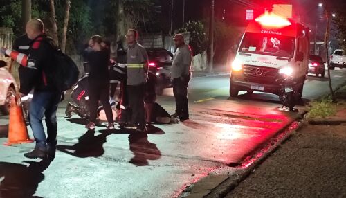 Motociclista fica ferida após queda no bairro Jacobucci 