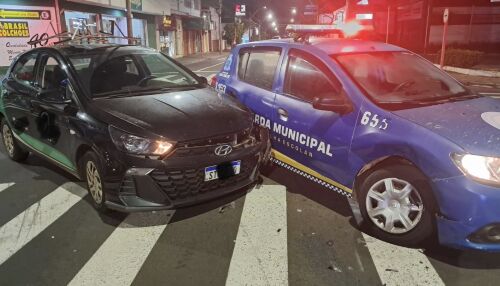 Viatura da GCM se envolve em acidente no Centro 