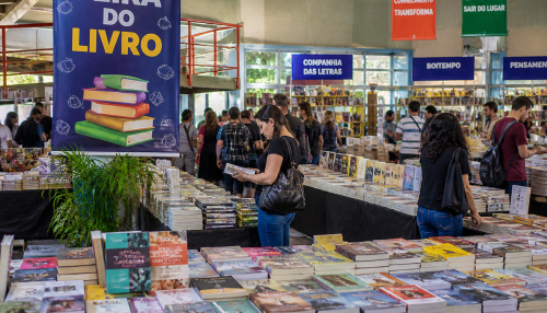 XXI Feira do Livro da UFSCar acontece de 5 a 7 de maio; descontos chegam a 70%