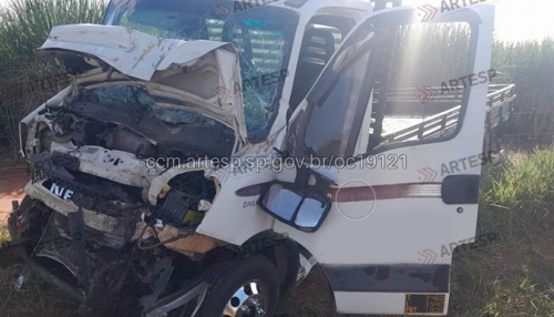 Colisão entre caminhão e carreta deixa uma vítima fatal na SP-326