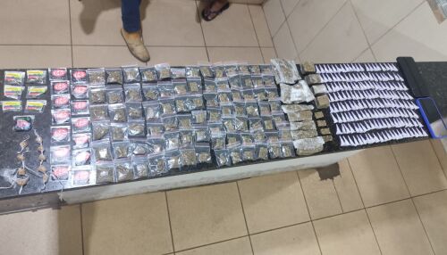 Jovem é preso pela RPM com sacola cheia de drogas no CDHU em São Carlos 