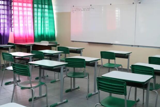 Adolescente sofre agressão em banheiro de escola: "Encontrei minha filha ensanguentada", diz mãe