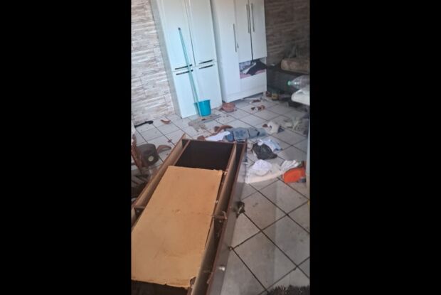 Homem é encontrado morto em quitinete na Vila São Gabriel