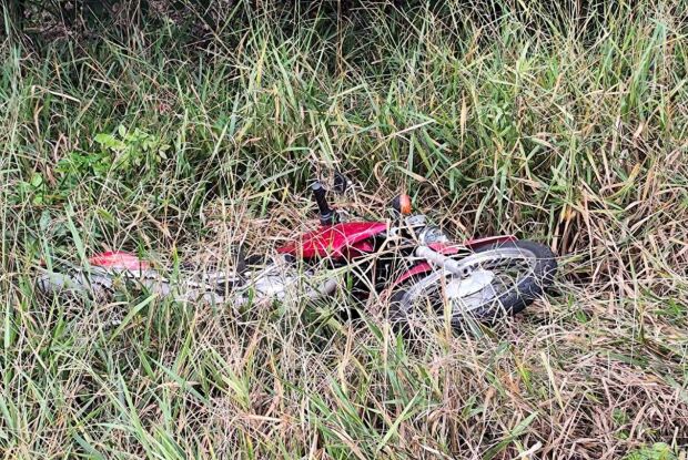 Motociclista sofre acidente após desviar de animal na SP-215