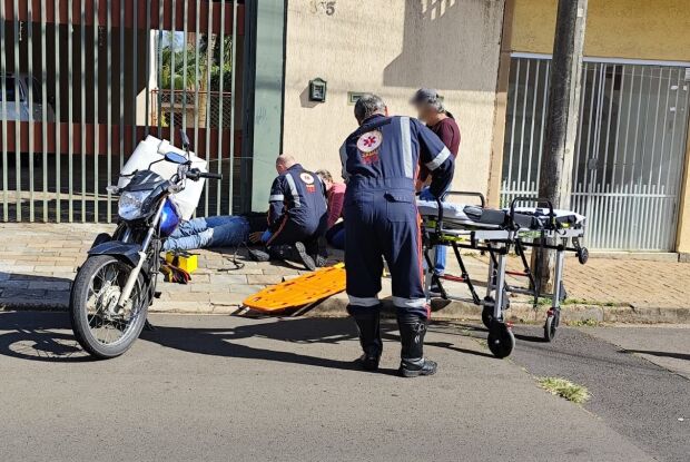 Motociclista sofre fratura após se envolver em acidente perto da Santa Casa