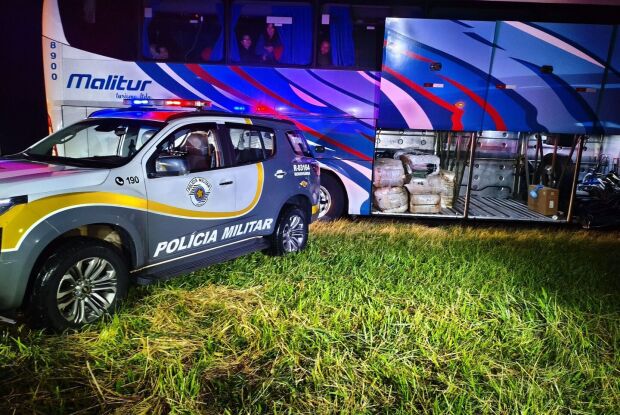 Ônibus é abordado na SP-310 e mercadorias do Paraguai são apreendidas em Ibaté