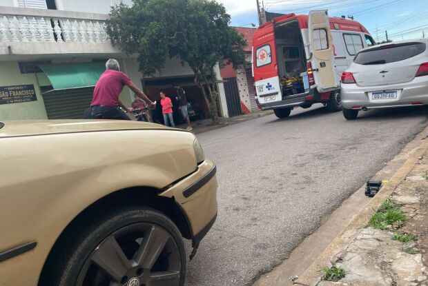 Colisão deixa criança ferida na Vila Prado