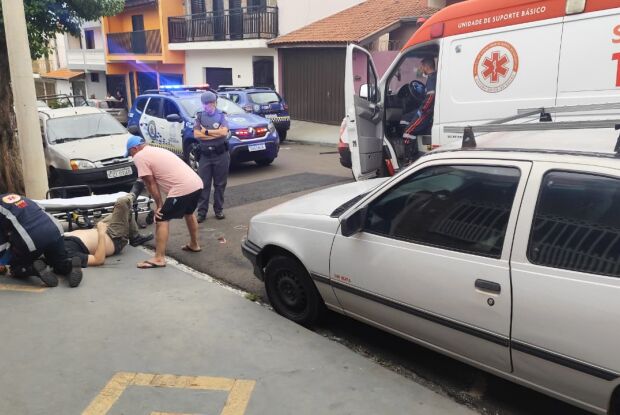 Após ataque com canivete, homem é preso em flagrante e vítima é submetida a cirurgia 