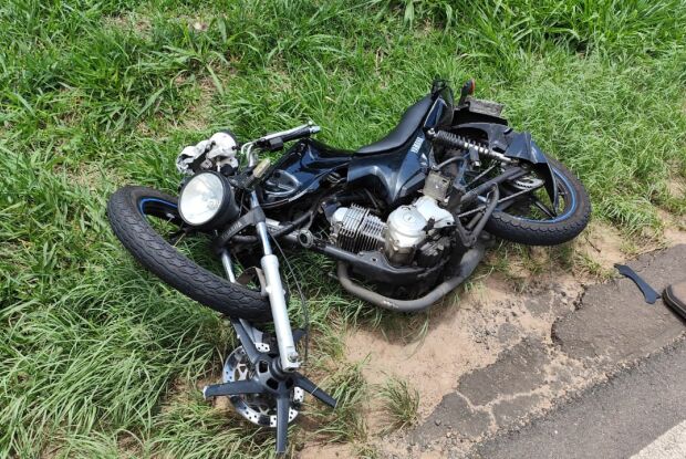 Acidente entre motos deixa um ferido na SP-215 em São Carlos