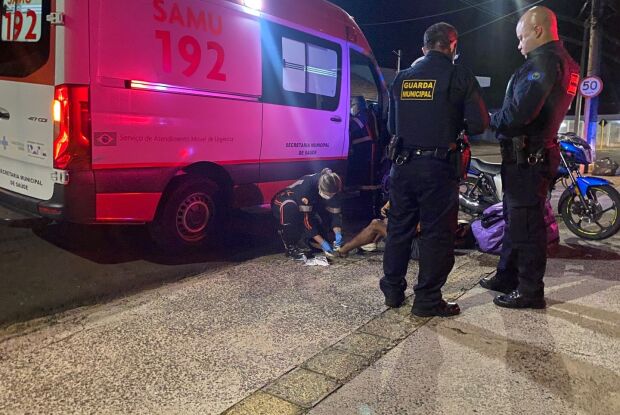 Acidente entre motos deixa dois feridos na Vila Nery