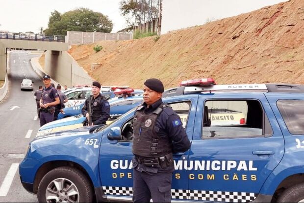 Jùlio Cesar solicita esclarecimentos sobre concurso da Guarda Municipal de São Carlos