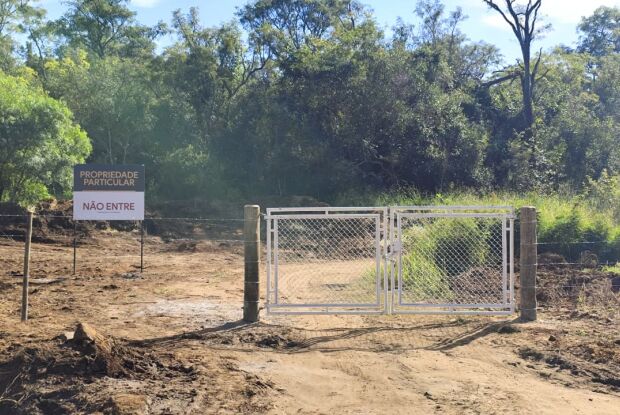 Placa de "Não Entre" em acesso à represa do 29 gera questionamentos por parte da população 
