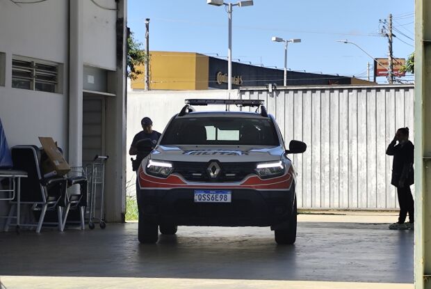 Criança morre após se afogar em piscina no Jardim Embaré