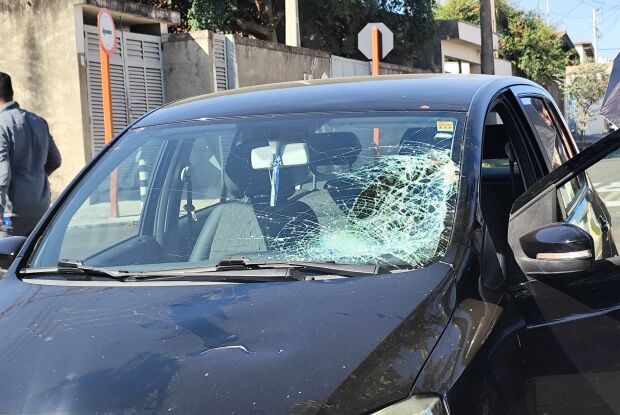 Colisão entre carro e bicicleta deixa jovem de 15 anos ferido em São Carlos