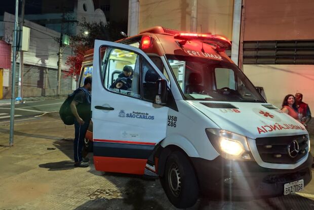 Briga de casal termina em esfaqueamento na Praça do Mercado