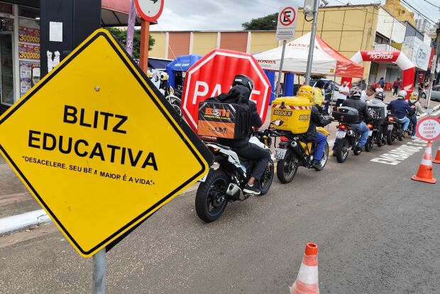 Blitz educativa do Maio Amarelo reúne forças de segurança e conscientiza motoristas no Centro 