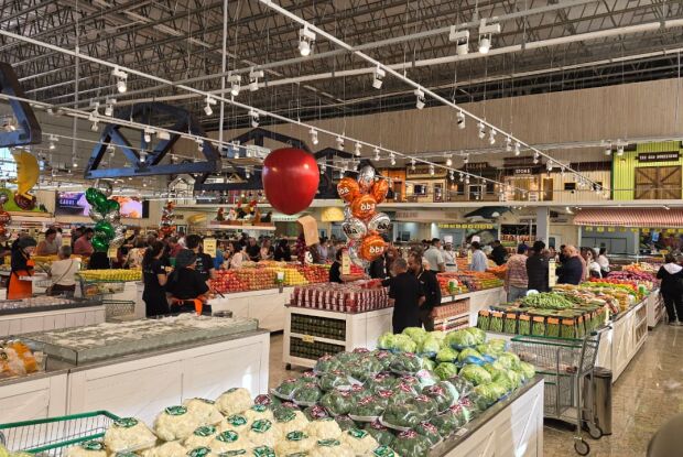 Oba Hortifruti inaugura loja de 1.400 m2 em São Carlos; veja fotos
