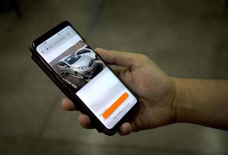 Homem cai em golpe ao tentar comprar carro pela internet
