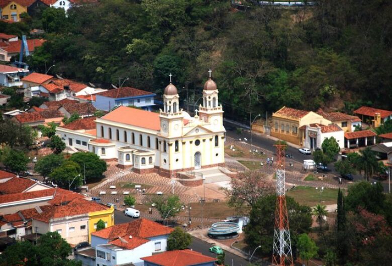 Prefeitura de Ribeirão Bonito está com concurso público aberto com salários de até R$ 4.012,00