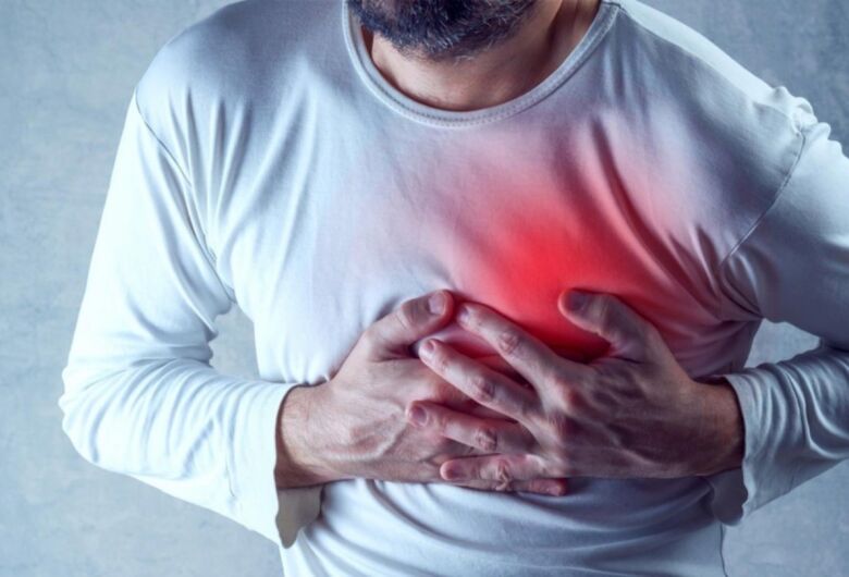 Cardiologista da Santa Casa analisa novo dispositivo que faz diagnóstico inovador de infarto