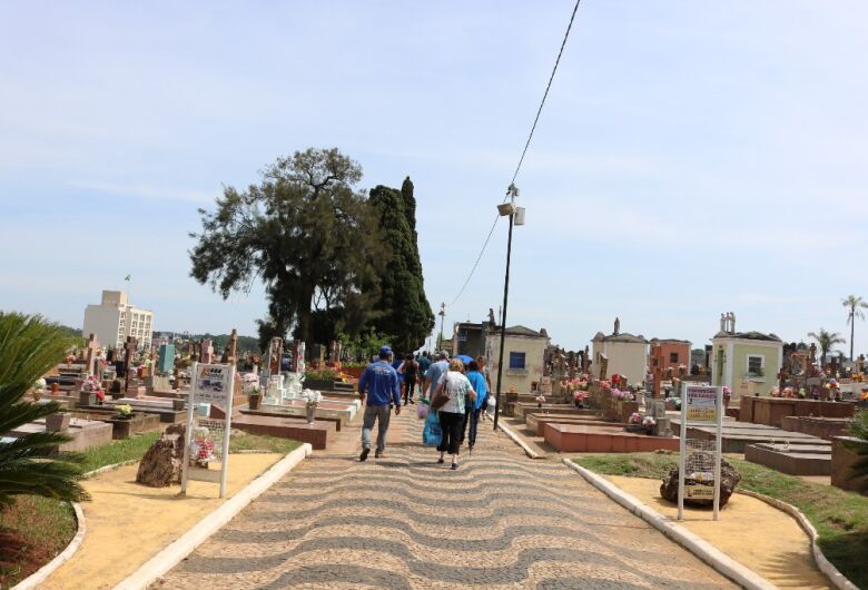 Cemitérios de São Carlos terão horário especial no Dia dos Pais