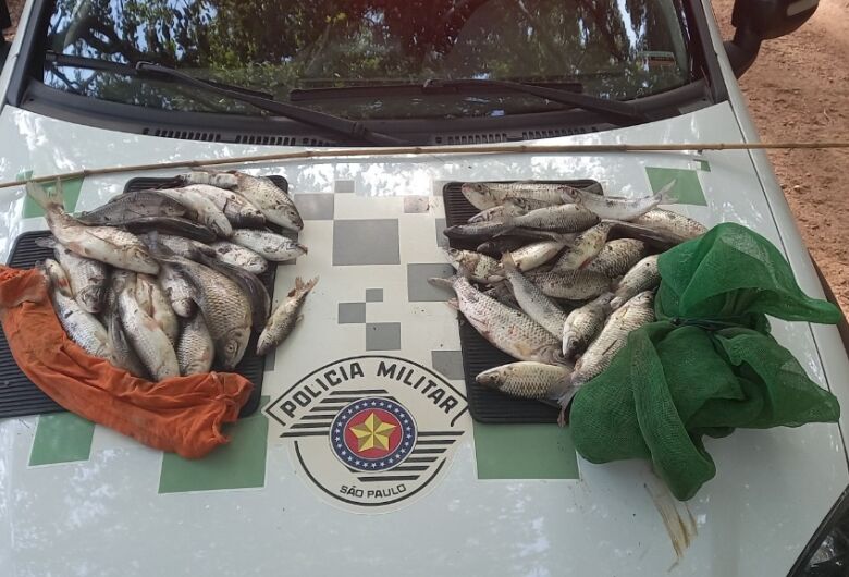 Homem é autuado pela Polícia Ambiental por pescar no período da Piracema no Rio Mogi