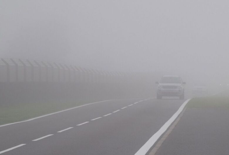 Neblina exige cautela dos motoristas