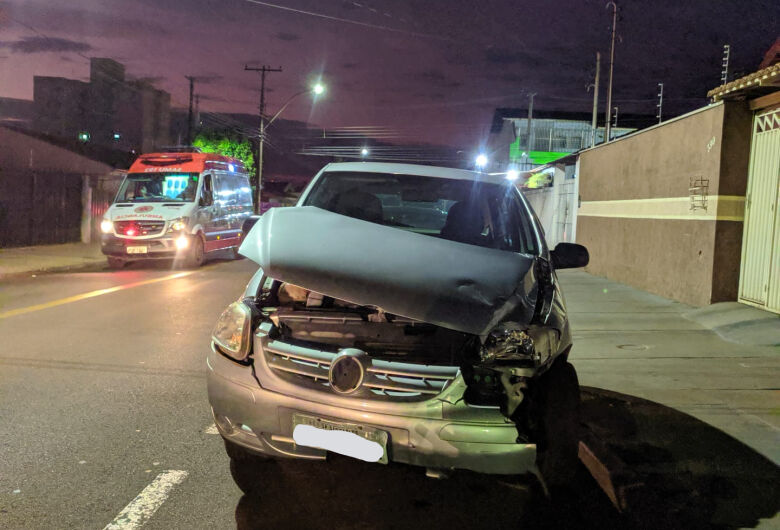 Motorista avança pare e causa colisão no Cidade Jardim