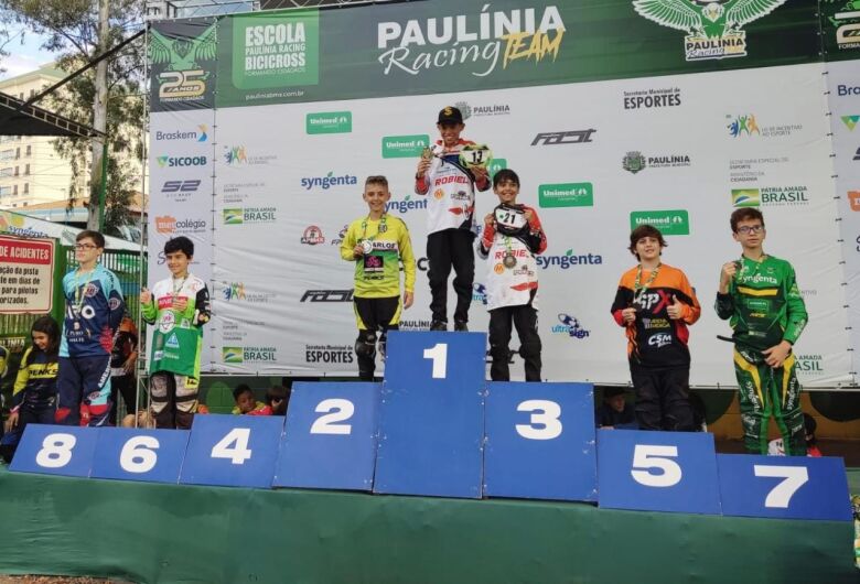 Pedala São Carlos conquista 2 medalhas de prata no Paulista de BMX